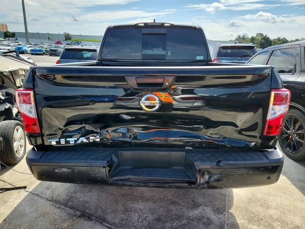 2022 NISSAN TITAN
