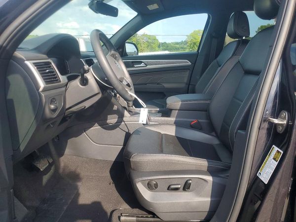 2022 VOLKSWAGEN ATLAS CROSS SPORT SE w/ Tech