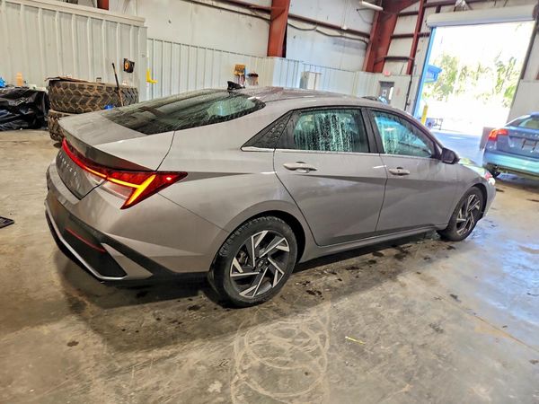 2024 HYUNDAI ELANTRA SEL w/ Convenience Pkg