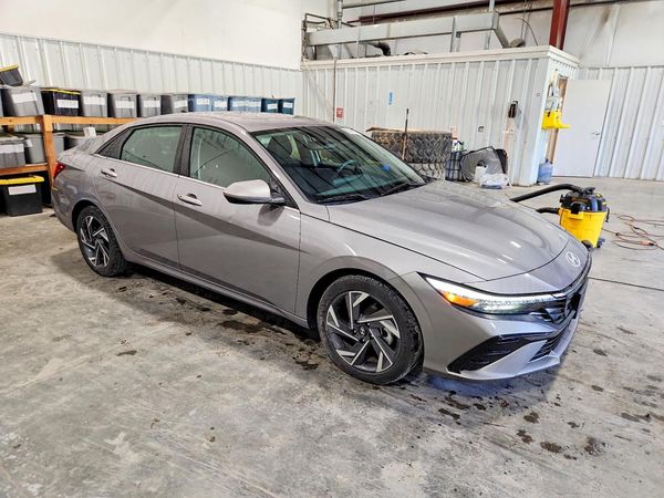 2024 HYUNDAI ELANTRA SEL w/ Convenience Pkg