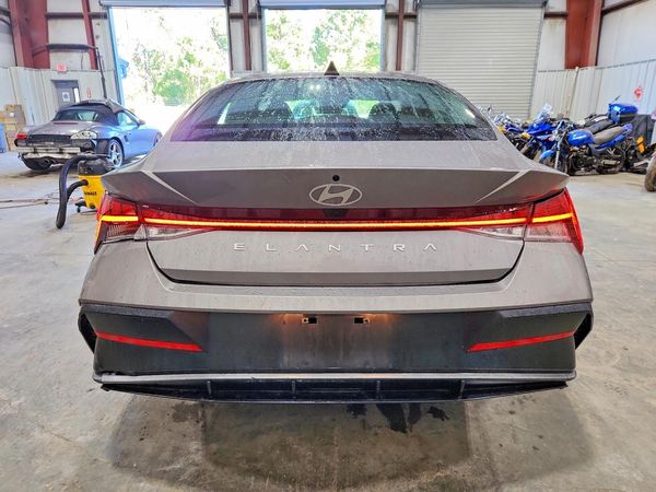 2024 HYUNDAI ELANTRA SEL w/ Convenience Pkg