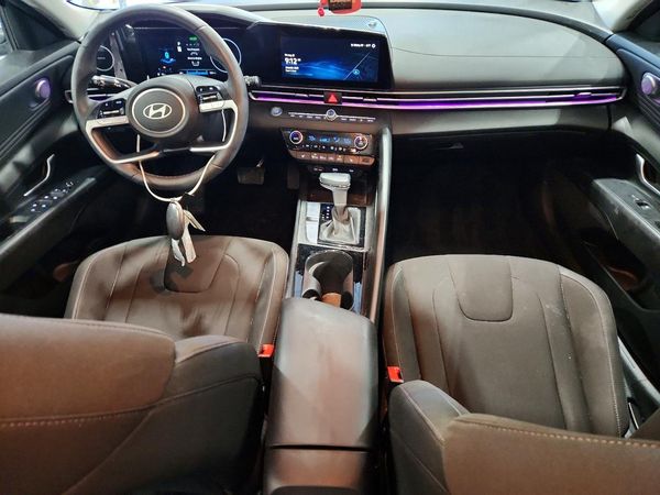 2024 HYUNDAI ELANTRA SEL w/ Convenience Pkg