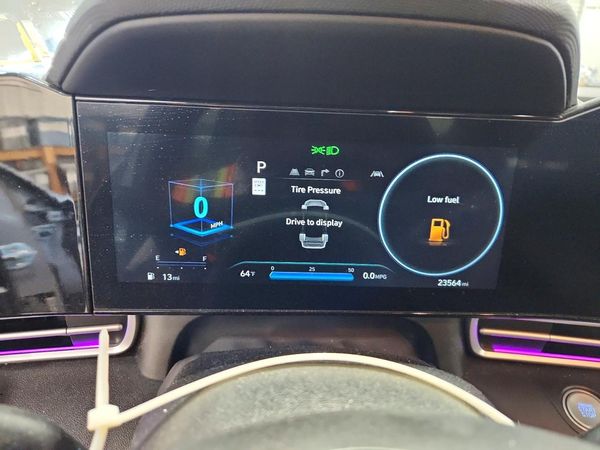 2024 HYUNDAI ELANTRA SEL w/ Convenience Pkg