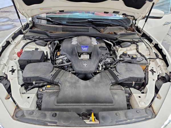 2019 MASERATI GHIBLI — Engine bay