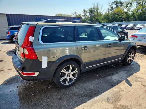 2012 VOLVO XC70