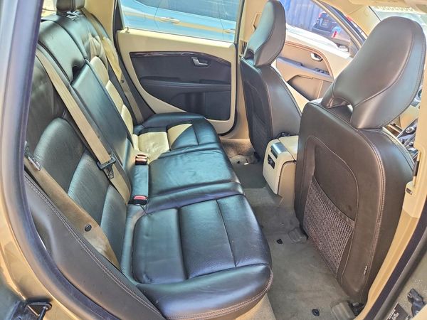 2012 VOLVO XC70