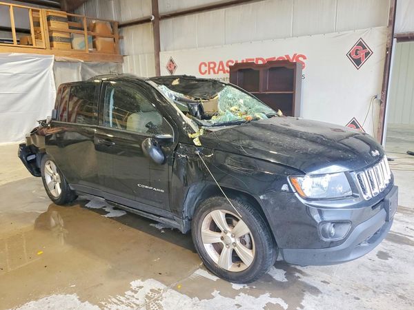 2015 JEEP COMPASS Sport — Passenger 3/4