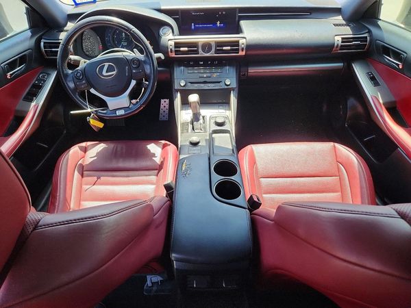 2016 LEXUS IS 200t
