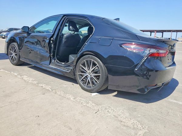 2022 TOYOTA CAMRY SE