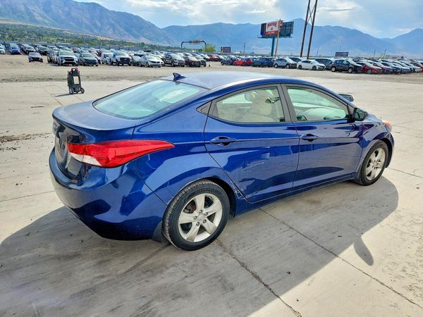 2013 HYUNDAI ELANTRA