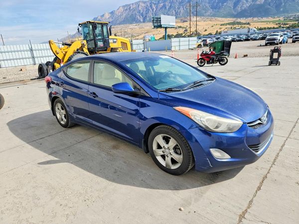 2013 HYUNDAI ELANTRA