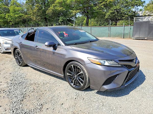 2018 TOYOTA CAMRY