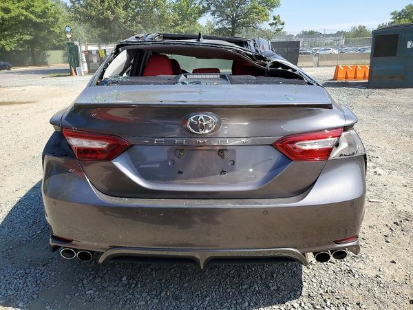 2018 TOYOTA CAMRY