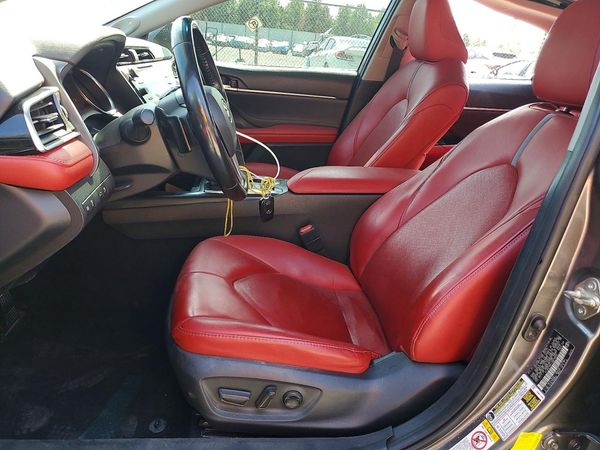 2018 TOYOTA CAMRY