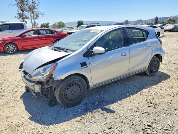 2015 TOYOTA PRIUS