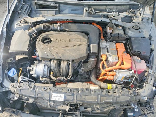 2022 HYUNDAI SONATA Limited — Engine bay