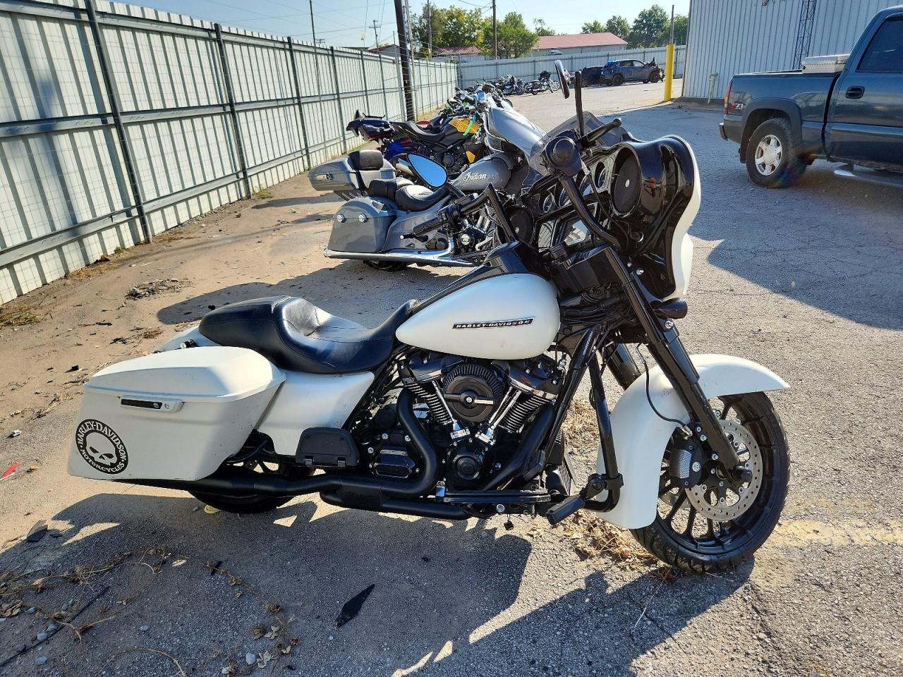 2018 HARLEY-DAVIDSON FL