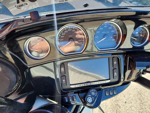 2018 HARLEY-DAVIDSON FL