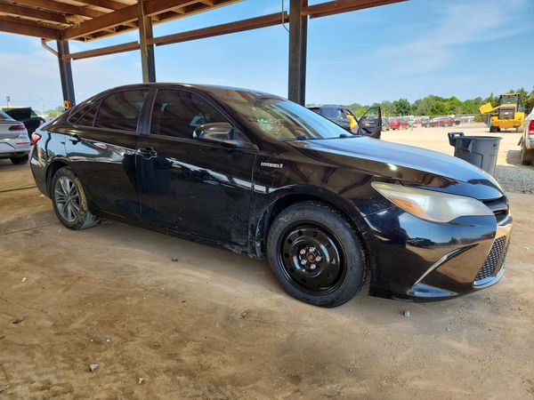 2017 TOYOTA CAMRY SOLA LE/SE/XLE Hybrid — Passenger 3/4