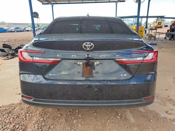 2025 TOYOTA CAMRY