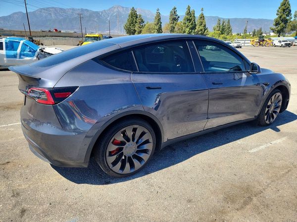 2022 TESLA MODEL Y