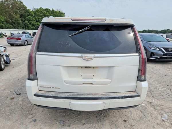 2018 CADILLAC ESCALADE