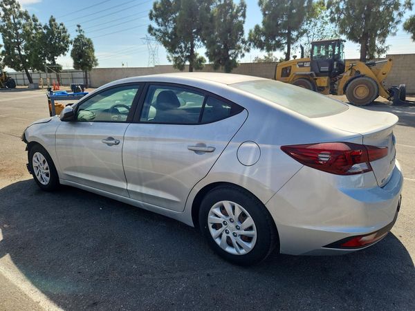 2019 HYUNDAI ELANTRA SE