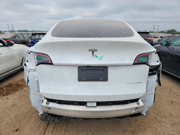2024 TESLA MODEL Y