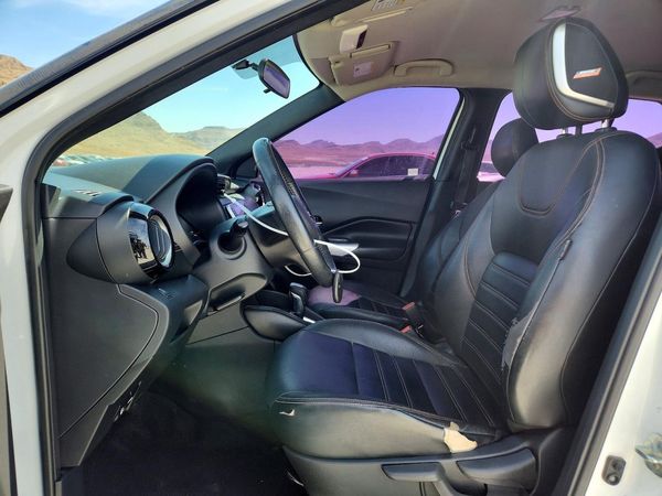 2019 NISSAN KICKS