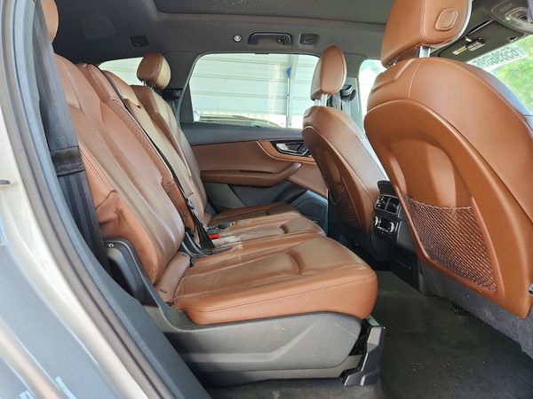 2017 AUDI Q7 quattro Prestige