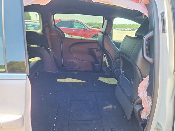2026 CHRYSLER VOYAGER