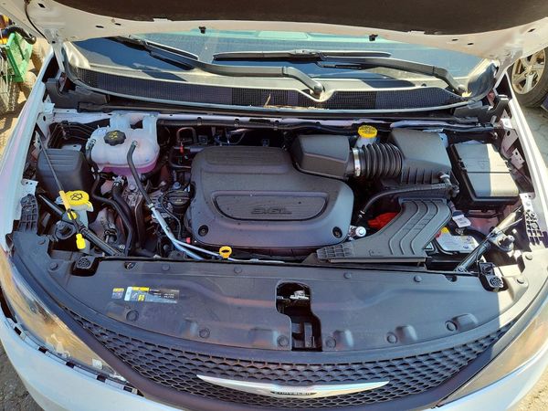2026 CHRYSLER VOYAGER