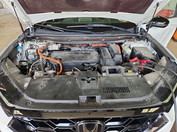 2024 HONDA CRV Sport Touring — Engine bay