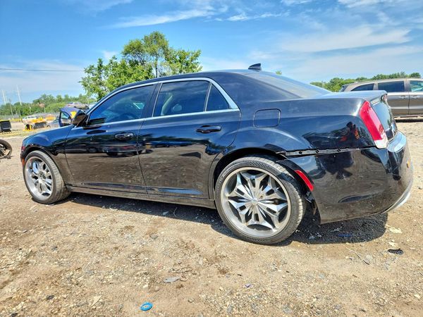 2015 CHRYSLER 300 Limited
