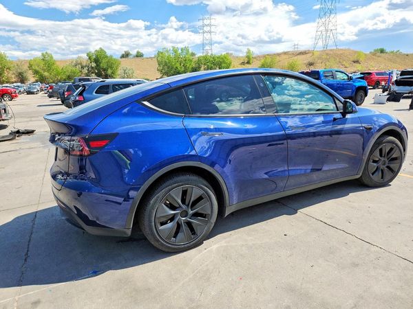 2024 TESLA MODEL Y