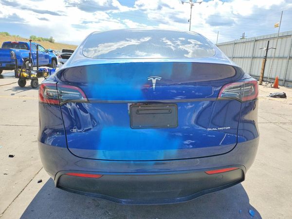 2024 TESLA MODEL Y