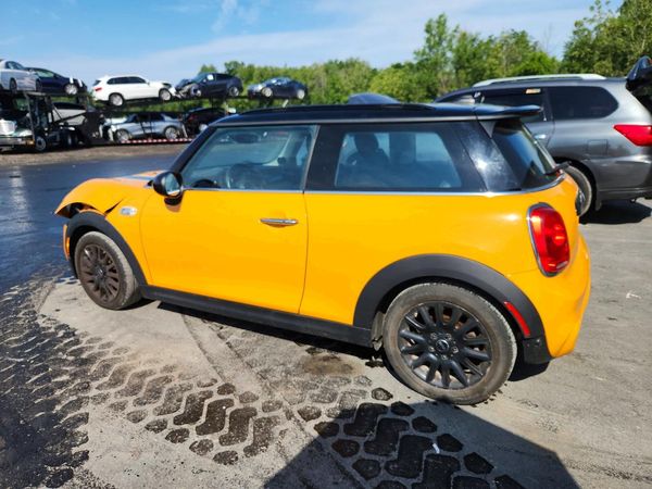 2018 MINI COOPER