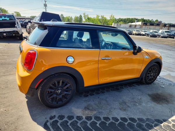 2018 MINI COOPER