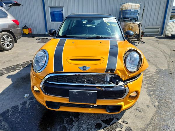 2018 MINI COOPER