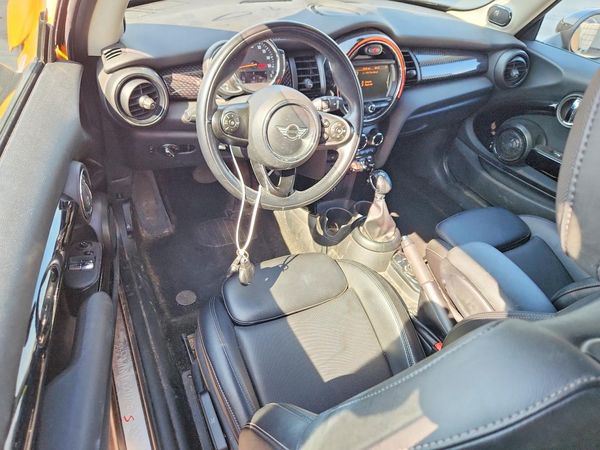 2018 MINI COOPER