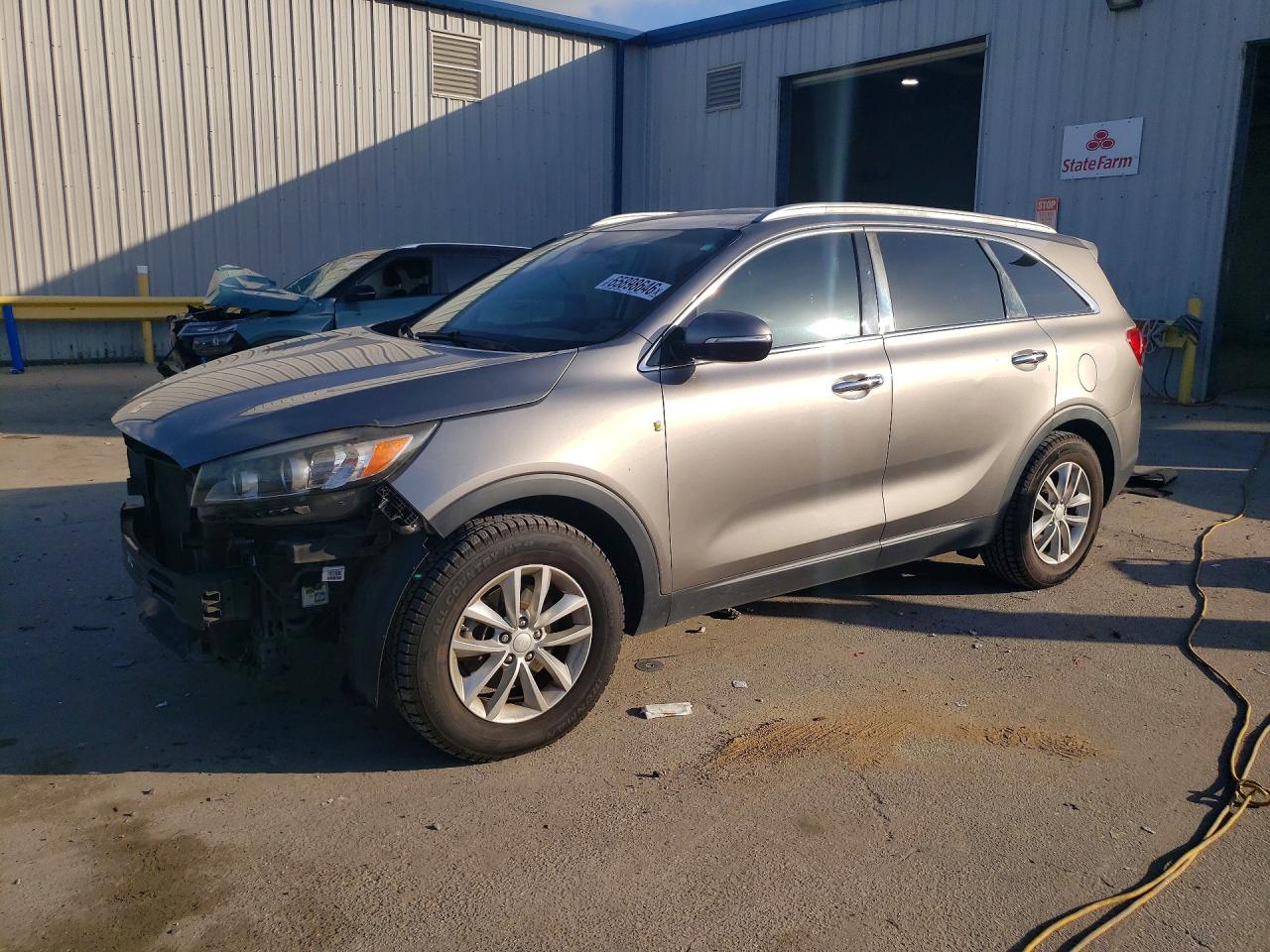 2016 KIA SORENTO L / LX