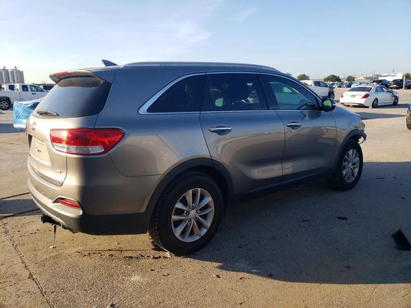 2016 KIA SORENTO L / LX