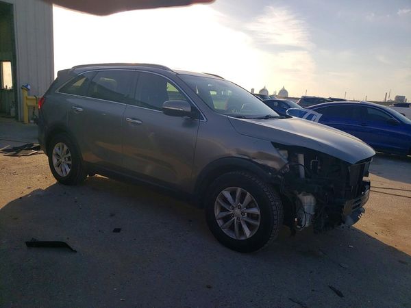 2016 KIA SORENTO L / LX