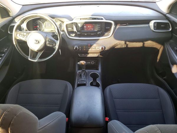 2016 KIA SORENTO L / LX