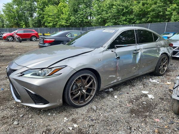 2019 LEXUS ES