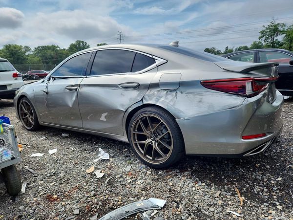 2019 LEXUS ES