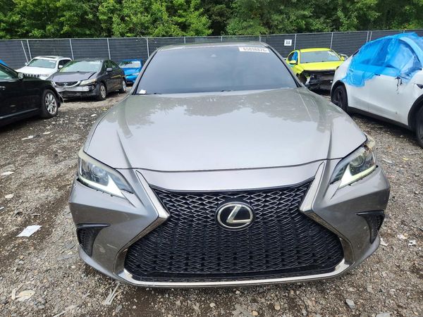 2019 LEXUS ES