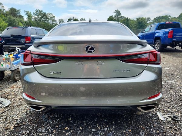2019 LEXUS ES