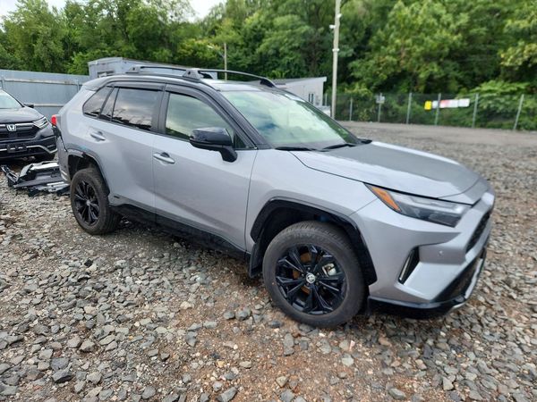 2025 TOYOTA RAV4 XSE