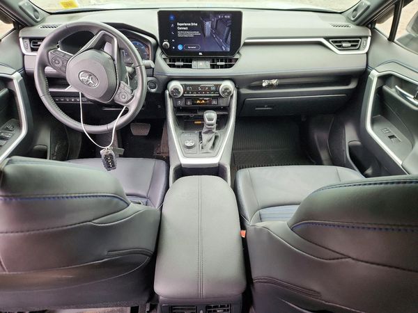 2025 TOYOTA RAV4 XSE